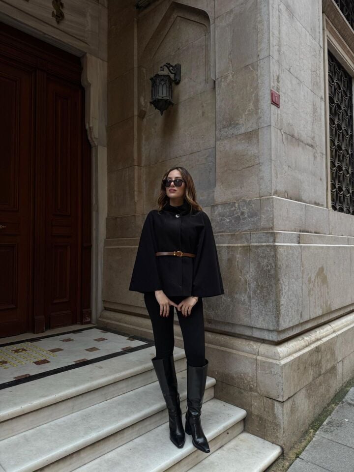 Kemerli Siyah Kaşe Panço