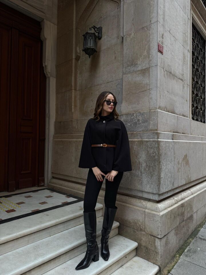 Kemerli Siyah Kaşe Panço