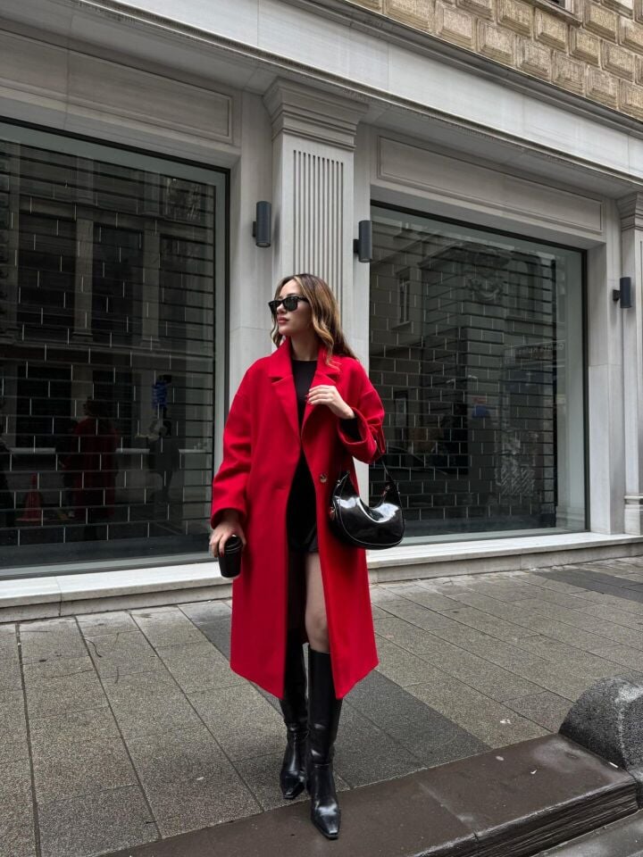 Kırmızı Kaşe Kaban