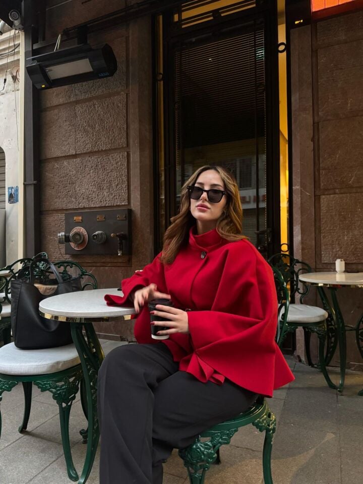 Kemerli Kırmızı Kaşe Panço