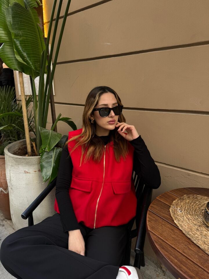 Kırmızı Kaşe Bomber Yelek