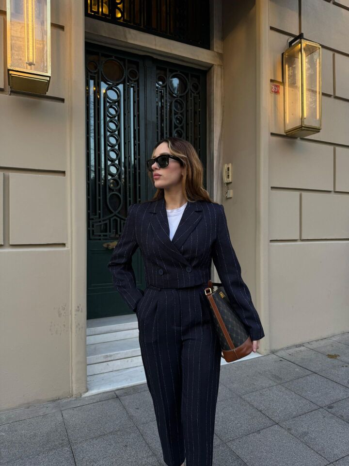 Lacivert Çizgili Havuç Pantolon