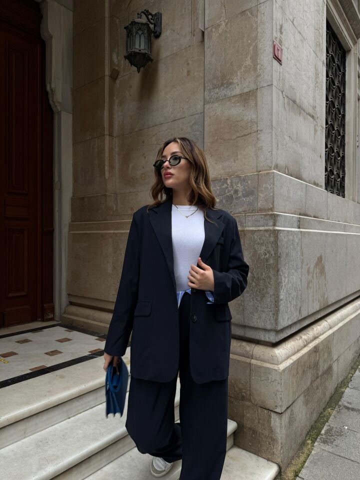 Sırt Detay Lacivert Ceket