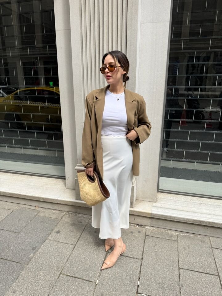 Beyaz Saten Balık Etek