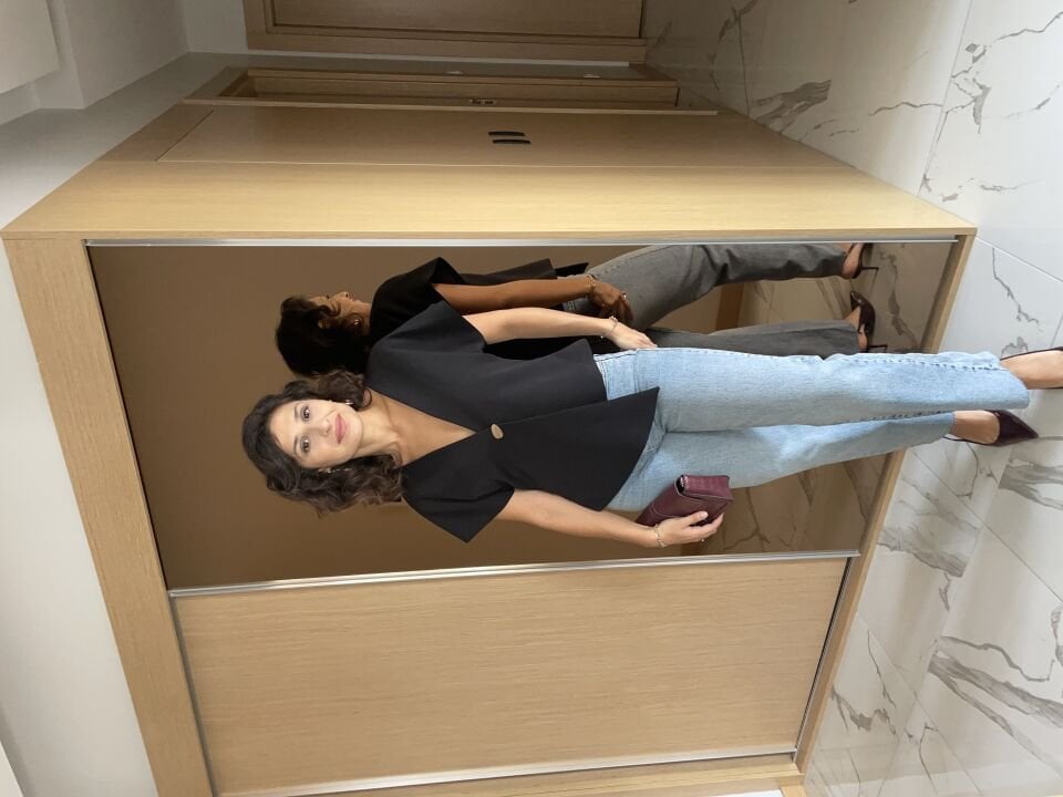 Gold Düğme Detay Siyah Bluz