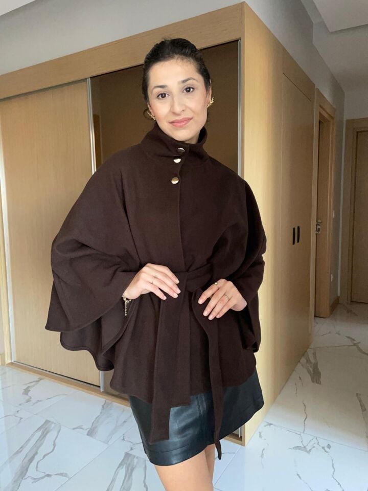 Kahve Kuşaklı Kaşe Panço